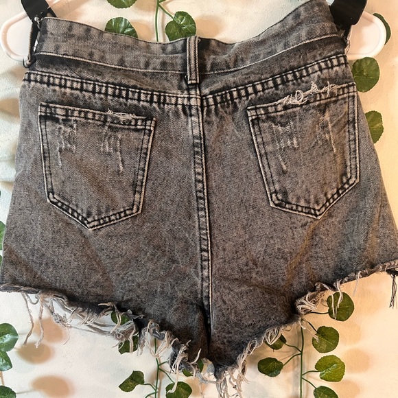 Shein High Rise Mom Shorts - Picture 3 of 5